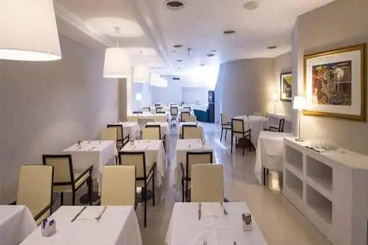 B&B Hotel Trapani Crystal 4*,